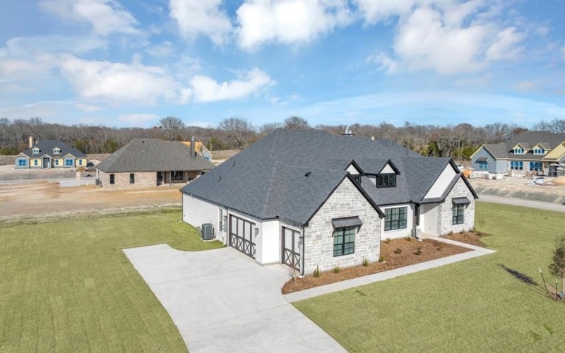 1075 Julian Drive, Van Alstyne, TX 75495, 4 Bedrooms Bedrooms, ,3 BathroomsBathrooms,Residential,For Sale,1075 Julian Drive,20808609