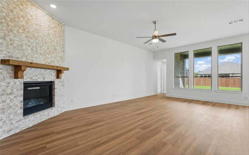 1732 Grenache Drive, McLendon Chisholm, TX 75032, 4 Habitaciones Habitaciones , ,3 BañosBaños,Residential,En Venta,1732 Grenache Drive,20809046