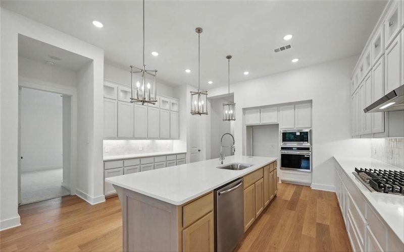 1723 Grenache Drive, McLendon Chisholm, TX 75032, 4 Habitaciones Habitaciones , ,5 BañosBaños,Residential,En Venta,1723 Grenache Drive,20809070