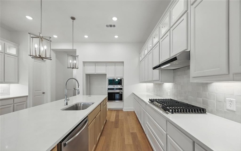 1723 Grenache Drive, McLendon Chisholm, TX 75032, 4 Habitaciones Habitaciones , ,5 BañosBaños,Residential,En Venta,1723 Grenache Drive,20809070