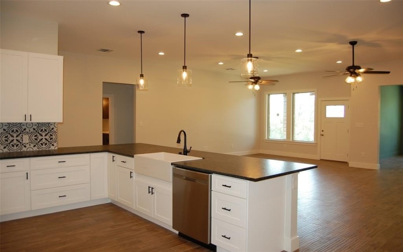 2510 Lakeridge Drive, Granbury, TX 76048, 3 Habitaciones Habitaciones , ,2 BañosBaños,Residential,En Venta,2510 Lakeridge Drive,20816158