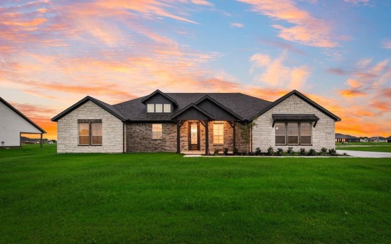 2469 Blackjack Oak Road, Oak Ridge, TX 75161, 3 Bedrooms Bedrooms, ,2 BathroomsBathrooms,Residential,For Sale,2469 Blackjack Oak Road,20812350