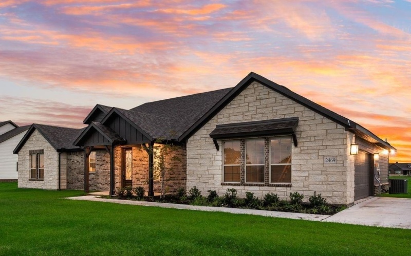 2469 Blackjack Oak Road, Oak Ridge, TX 75161, 3 Bedrooms Bedrooms, ,2 BathroomsBathrooms,Residential,For Sale,2469 Blackjack Oak Road,20812350