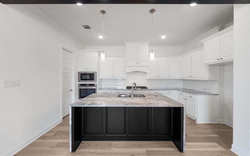 303 Big Antler Court, Heath, TX 75032, 3 Bedrooms Bedrooms, ,2 BathroomsBathrooms,Residential,For Sale,303 Big Antler Court,20812362
