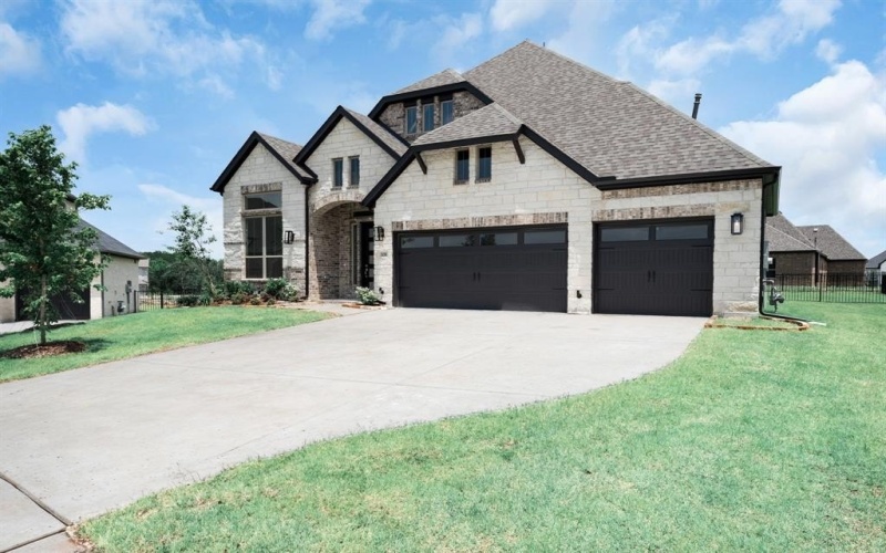 308 Big Antler Court, Heath, TX 75032, 4 Bedrooms Bedrooms, ,2 BathroomsBathrooms,Residential,For Sale,308 Big Antler Court,20812507