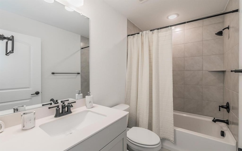 4305 Noble Lane, Midlothian, TX 76065, 4 Bedrooms Bedrooms, ,3 BathroomsBathrooms,Residential,For Sale,4305 Noble Lane,20816494