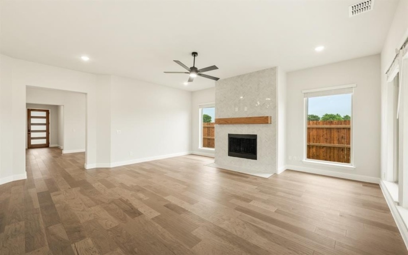 564 Holiday Avenue, Waxahachie, TX 75165, 3 Habitaciones Habitaciones , ,3 BañosBaños,Residential,En Venta,564 Holiday Avenue,20816541