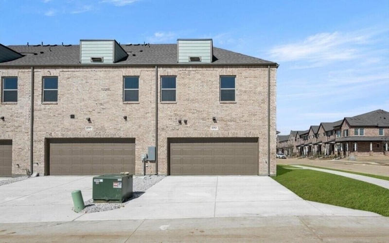 634 Redwood Way, Mansfield, TX 76063, 3 Bedrooms Bedrooms, ,3 BathroomsBathrooms,Residential,For Sale,634 Redwood Way,20813030
