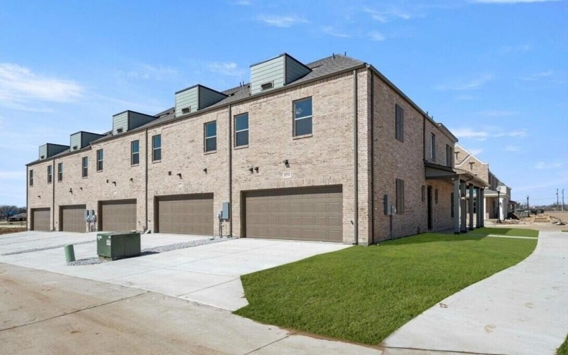 634 Redwood Way, Mansfield, TX 76063, 3 Bedrooms Bedrooms, ,3 BathroomsBathrooms,Residential,For Sale,634 Redwood Way,20813030