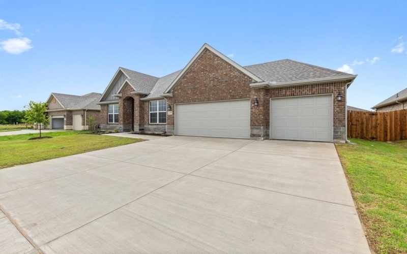 209 Briarwood Drive, Nevada, TX 75173, 4 Bedrooms Bedrooms, ,3 BathroomsBathrooms,Residential,For Sale,209 Briarwood Drive,20813326