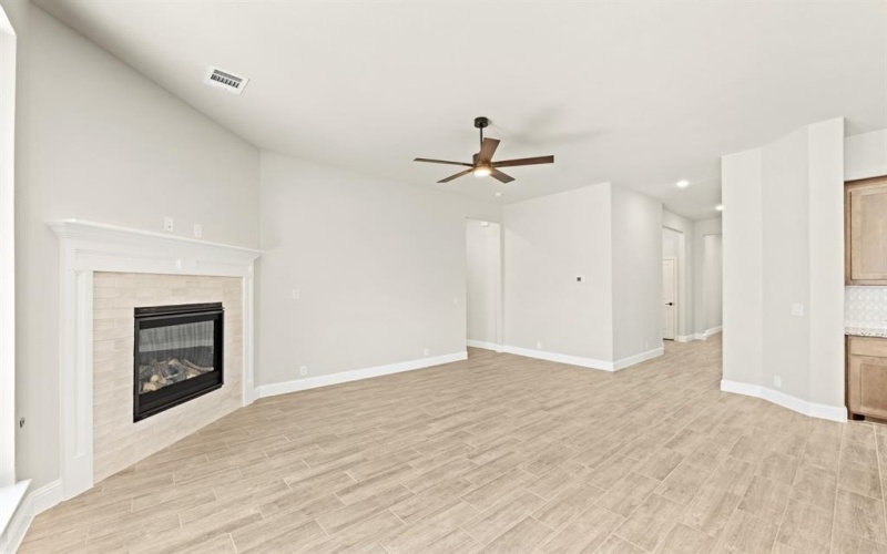1036 Quincy Drive, Red Oak, TX 75154, 3 Bedrooms Bedrooms, ,2 BathroomsBathrooms,Residential,For Sale,1036 Quincy Drive,20810378