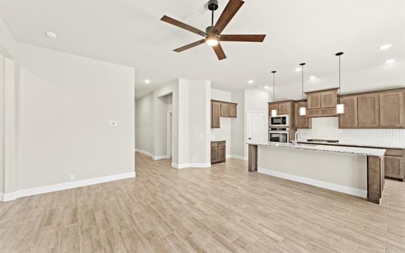 1036 Quincy Drive, Red Oak, TX 75154, 3 Bedrooms Bedrooms, ,2 BathroomsBathrooms,Residential,For Sale,1036 Quincy Drive,20810378