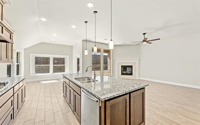 1036 Quincy Drive, Red Oak, TX 75154, 3 Bedrooms Bedrooms, ,2 BathroomsBathrooms,Residential,For Sale,1036 Quincy Drive,20810378