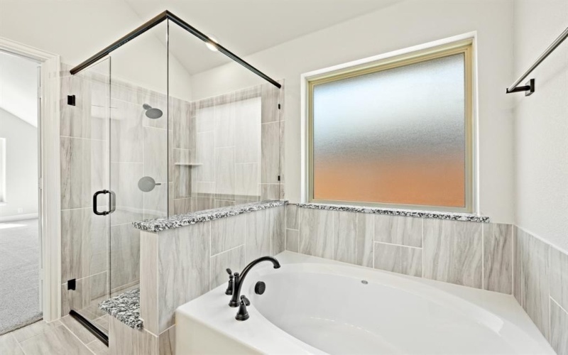1036 Quincy Drive, Red Oak, TX 75154, 3 Bedrooms Bedrooms, ,2 BathroomsBathrooms,Residential,For Sale,1036 Quincy Drive,20810378