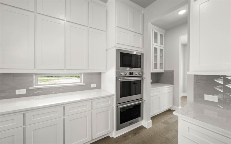 409 Newpark Boulevard, DeSoto, TX 75115, 6 Bedrooms Bedrooms, ,6 BathroomsBathrooms,Residential,For Sale,409 Newpark Boulevard,0,20810379
