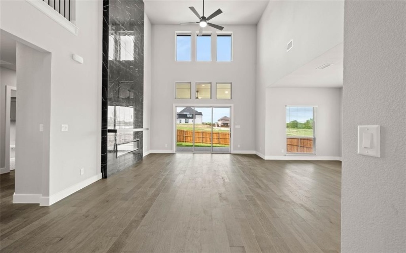 409 Newpark Boulevard, DeSoto, TX 75115, 6 Bedrooms Bedrooms, ,6 BathroomsBathrooms,Residential,For Sale,409 Newpark Boulevard,0,20810379