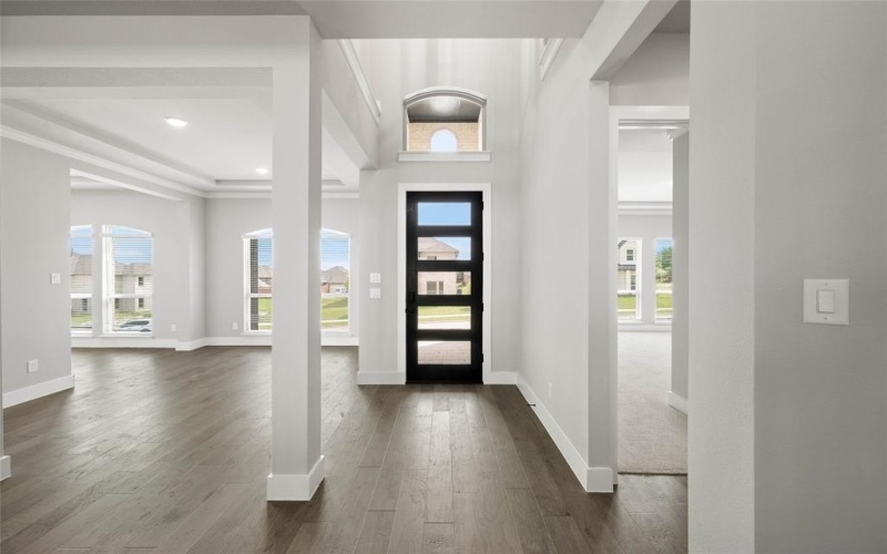 409 Newpark Boulevard, DeSoto, TX 75115, 6 Bedrooms Bedrooms, ,6 BathroomsBathrooms,Residential,For Sale,409 Newpark Boulevard,0,20810379