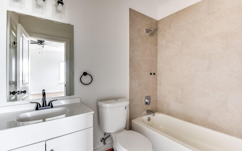 1020 Burnett Boulevard #A and B, Alvarado, TX 76009, 6 Habitaciones Habitaciones , ,5 BañosBaños,Residential Multi Family,En Venta,1020 Burnett Boulevard,20810823