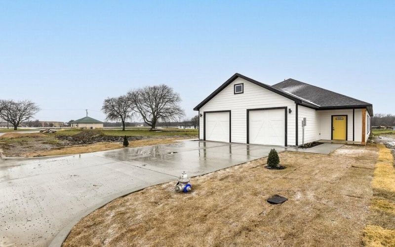 1020 Burnett Boulevard #A and B, Alvarado, TX 76009, 6 Habitaciones Habitaciones , ,5 BañosBaños,Residential Multi Family,En Venta,1020 Burnett Boulevard,20810823
