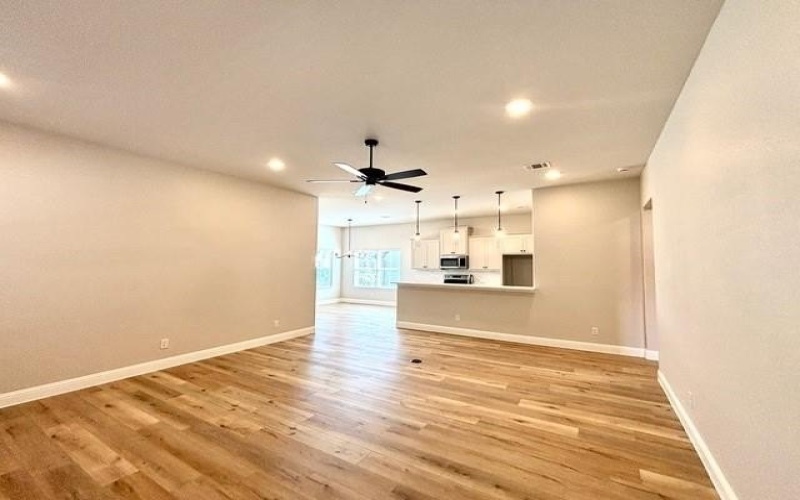 625 Charlotte Lane, Burleson, TX 76028, 3 Bedrooms Bedrooms, ,2 BathroomsBathrooms,Residential,For Sale,625 Charlotte Lane,20814853