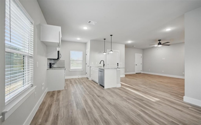 406 Broadway, Whitesboro, TX 76273, 3 Bedrooms Bedrooms, ,2 BathroomsBathrooms,Residential,For Sale,406 Broadway,20811256