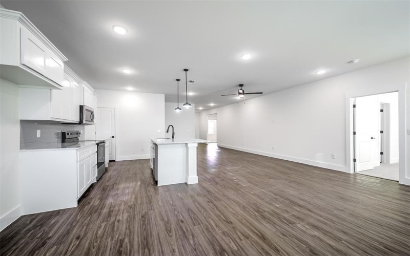 408 Broadway, Whitesboro, TX 76273, 3 Bedrooms Bedrooms, ,2 BathroomsBathrooms,Residential,For Sale,408 Broadway,20811268
