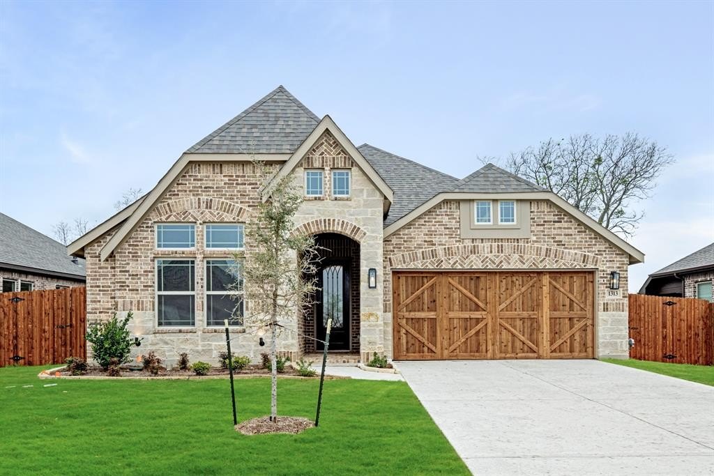 1313 Wrenwood Court, Red Oak, TX 75167, 3 Bedrooms Bedrooms, ,2 BathroomsBathrooms,Residential,For Sale,1313 Wrenwood Court,20816669