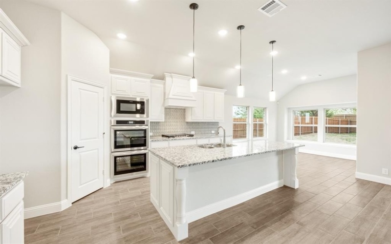 1313 Wrenwood Court, Red Oak, TX 75167, 3 Bedrooms Bedrooms, ,2 BathroomsBathrooms,Residential,For Sale,1313 Wrenwood Court,20816669