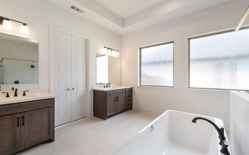 4209 Olmsted Drive, Rockwall, TX 75032, 4 Bedrooms Bedrooms, ,5 BathroomsBathrooms,Residential,For Sale,4209 Olmsted Drive,20817008