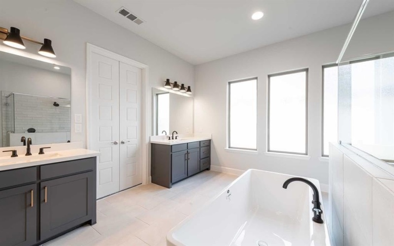 4213 Olmsted Drive, Rockwall, TX 75032, 4 Bedrooms Bedrooms, ,5 BathroomsBathrooms,Residential,For Sale,4213 Olmsted Drive,0,20817263