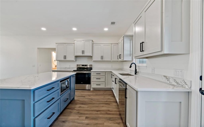 715 Daniel Street, Blossom, TX 75416, 3 Bedrooms Bedrooms, ,2 BathroomsBathrooms,Residential,For Sale,715 Daniel Street,20817607