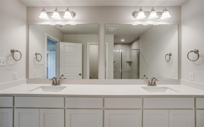 815 HOmeplace Circle, Mansfield, TX 76063, 3 Bedrooms Bedrooms, ,2 BathroomsBathrooms,Residential,For Sale,815 HOmeplace Circle,20817739