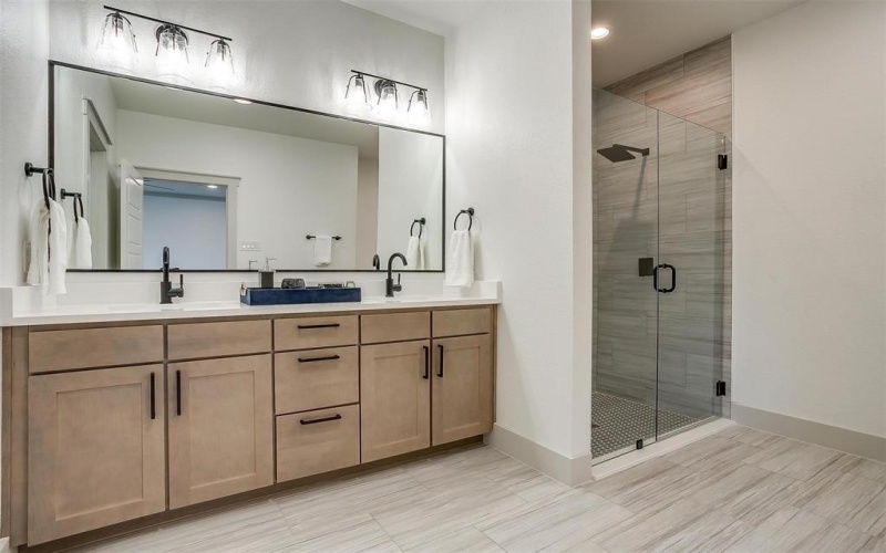 5805 Trigg Drive, Westworth Village, TX 76114, 4 Habitaciones Habitaciones , ,2 BañosBaños,Residential,En Venta,5805 Trigg Drive,20817808
