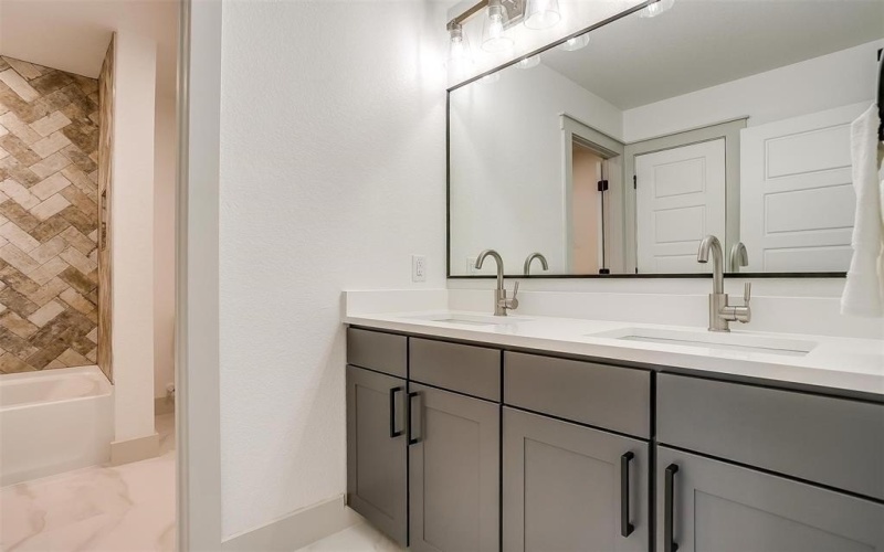 5805 Trigg Drive, Westworth Village, TX 76114, 4 Habitaciones Habitaciones , ,2 BañosBaños,Residential,En Venta,5805 Trigg Drive,20817808