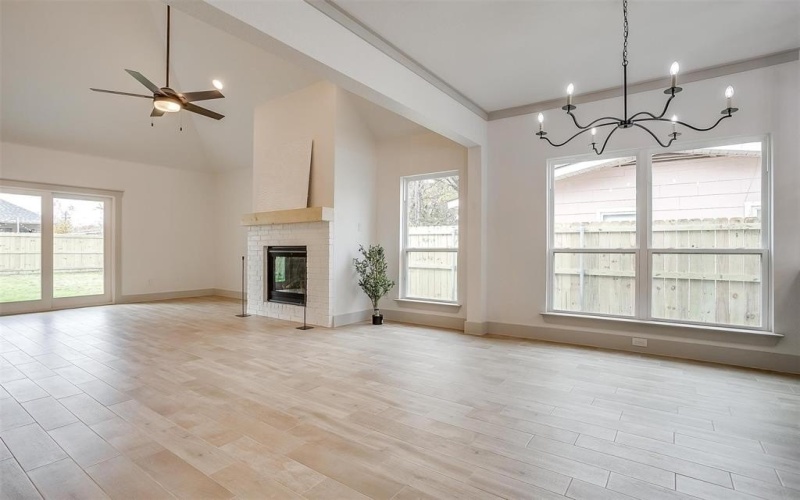 5805 Trigg Drive, Westworth Village, TX 76114, 4 Habitaciones Habitaciones , ,2 BañosBaños,Residential,En Venta,5805 Trigg Drive,20817808