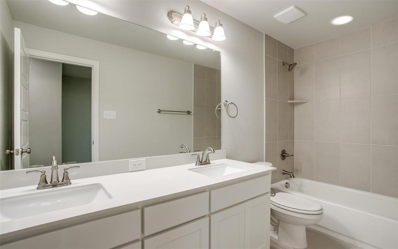 6807 Robert Reed Road, Arlington, TX 76001, 3 Bedrooms Bedrooms, ,2 BathroomsBathrooms,Residential,For Sale,6807 Robert Reed Road,0,20817887
