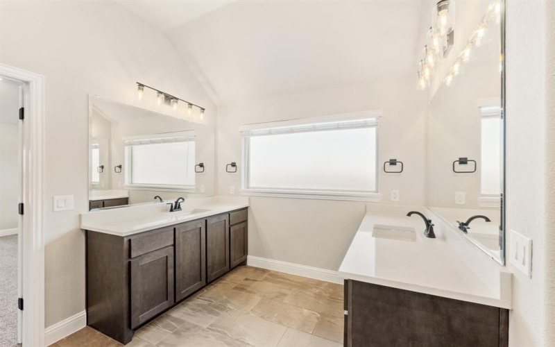 4053 Alpine Street, Midlothian, TX 76065, 5 Bedrooms Bedrooms, ,5 BathroomsBathrooms,Residential,For Sale,4053 Alpine Street,20818064