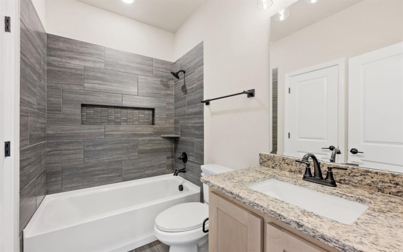 4053 Alpine Street, Midlothian, TX 76065, 5 Bedrooms Bedrooms, ,5 BathroomsBathrooms,Residential,For Sale,4053 Alpine Street,20818064