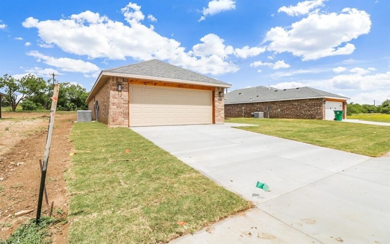 804 Bella Boulevard, Coleman, TX 76834, 3 Habitaciones Habitaciones , ,2 BañosBaños,Residential,En Venta,804 Bella Boulevard,20818267