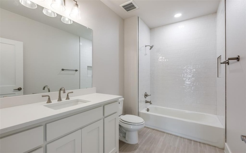 7106 Granada Place, Dallas, TX 75223, 4 Bedrooms Bedrooms, ,3 BathroomsBathrooms,Residential,For Sale,7106 Granada Place,20818832