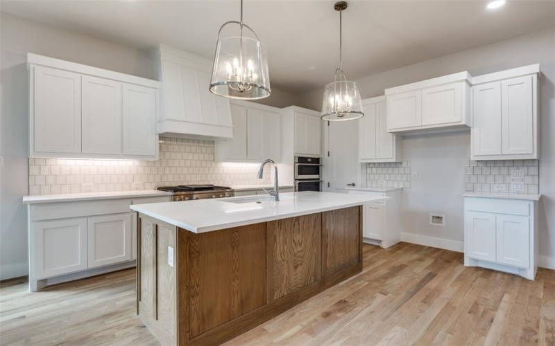 7106 Granada Place, Dallas, TX 75223, 4 Bedrooms Bedrooms, ,3 BathroomsBathrooms,Residential,For Sale,7106 Granada Place,20818832