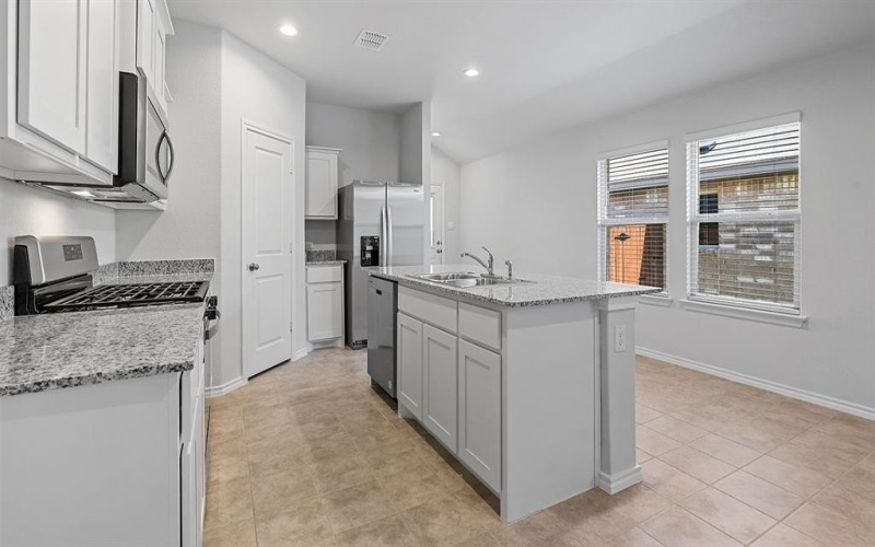 228 DRIFTOAK Drive, Boyd, TX 76023, 3 Bedrooms Bedrooms, ,2 BathroomsBathrooms,Residential,For Sale,228 DRIFTOAK Drive,20822208