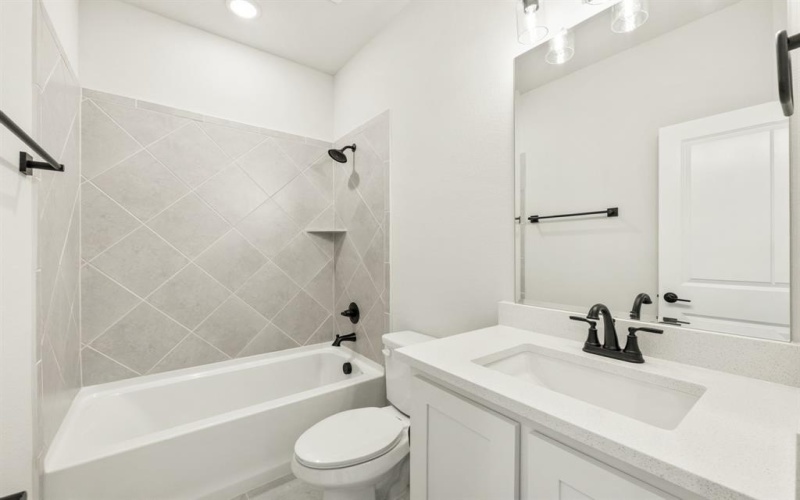 908 Denham Drive, Red Oak, TX 75154, 5 Bedrooms Bedrooms, ,5 BathroomsBathrooms,Residential,For Sale,908 Denham Drive,20819058