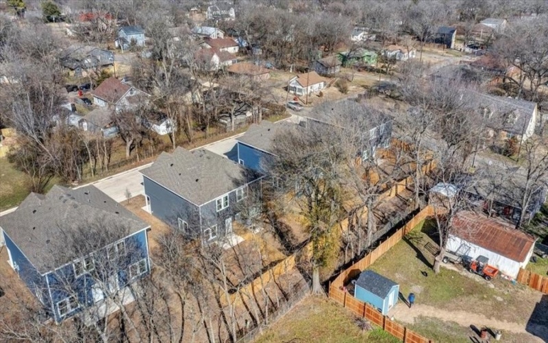 400-414 E 7th Street, Bonham, TX 75418, 6 Habitaciones Habitaciones , ,5 BañosBaños,Residential Multi Family,En Venta,400-414 E 7th Street,20819682