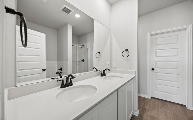 3316 Fortress Way, Denton, TX 76208, 4 Habitaciones Habitaciones , ,3 BañosBaños,Residential,En Venta,3316 Fortress Way,0,20820184