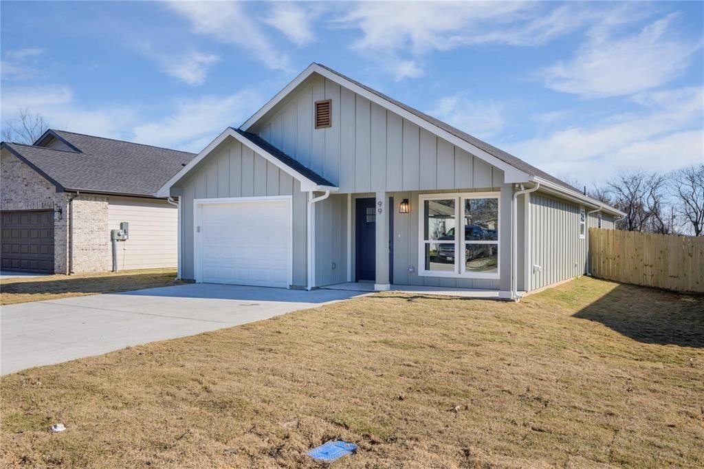 99 S Fir Street, Celeste, TX 75423, 3 Bedrooms Bedrooms, ,2 BathroomsBathrooms,Residential,For Sale,99 S Fir Street,20825195