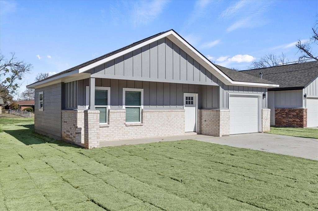 3202 Poplar Street, Greenville, TX 75402, 3 Habitaciones Habitaciones , ,2 BañosBaños,Residential,En Venta,3202 Poplar Street,20825592