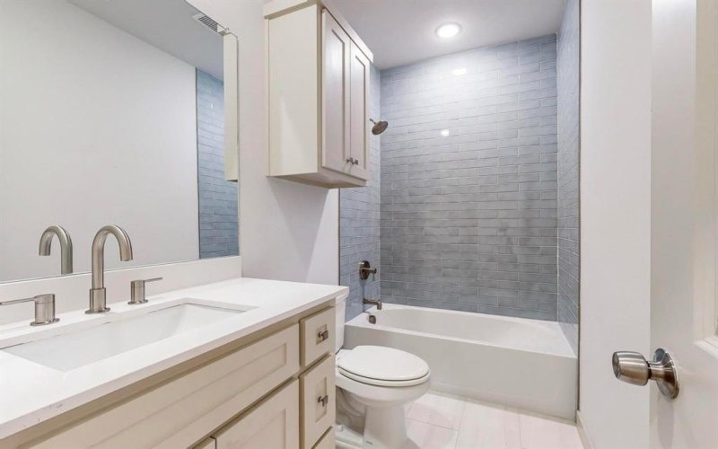1423 Rowan Avenue, Dallas, TX 75223, 3 Bedrooms Bedrooms, ,2 BathroomsBathrooms,Residential,For Sale,1423 Rowan Avenue,20823020