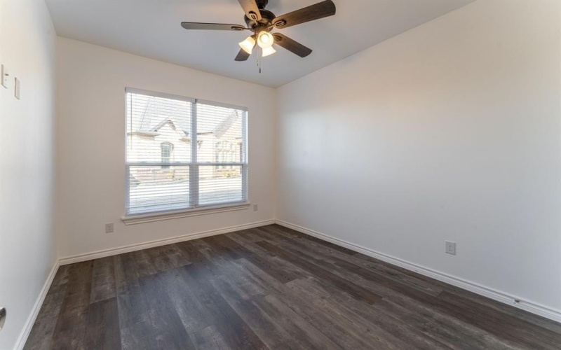 310 Oakwood Drive, Euless, TX 76040, 4 Habitaciones Habitaciones , ,5 BañosBaños,Residential,En Venta,310 Oakwood Drive,20823098