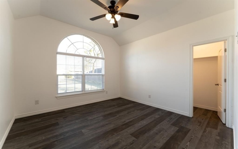 310 Oakwood Drive, Euless, TX 76040, 4 Habitaciones Habitaciones , ,5 BañosBaños,Residential,En Venta,310 Oakwood Drive,20823098